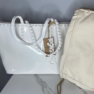 New Carmen Sol with organizer bag for inside.